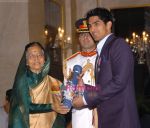 Vijendra Singh receive Padma Vibhushan in Rashtrapati Bhavan, New Delhi on 7th April 2010 (10).jpg